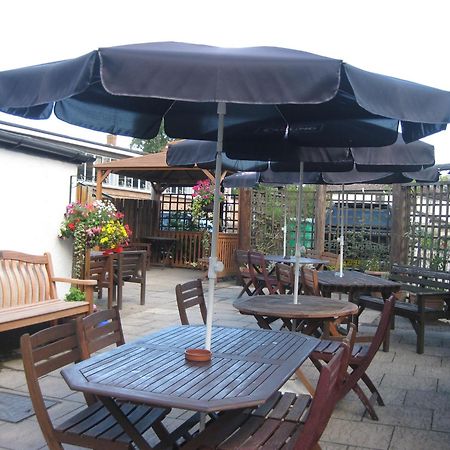 The Crosskeys Inn Usk Kültér fotó